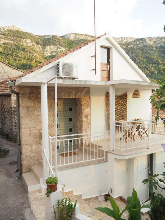 Mi Sestre - Studio Apartment Hvar Vrisnik เยลซา ภายนอก รูปภาพ